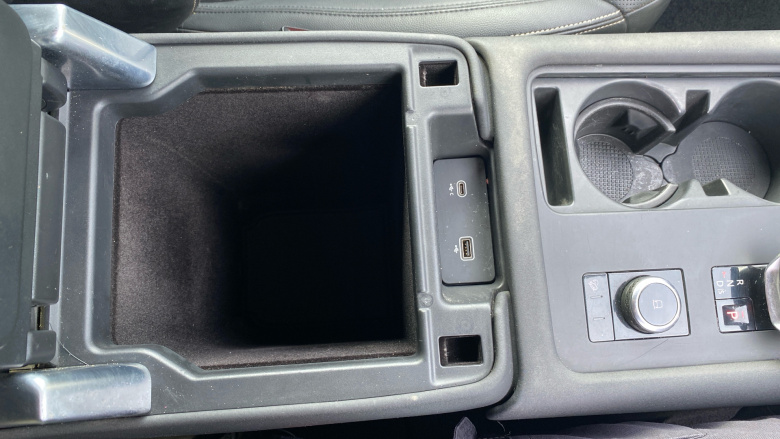 Land Rover Discovery 3.0 D250 R-Dynamic SE 5dr Auto Diesel Station Wagon